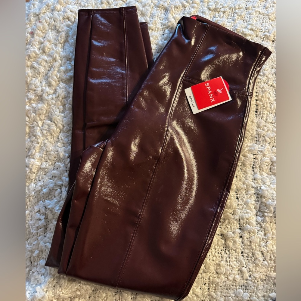 Spanx Faux Patent Leather Leggings Ruby Color Size Medium - Picture 3 of 4